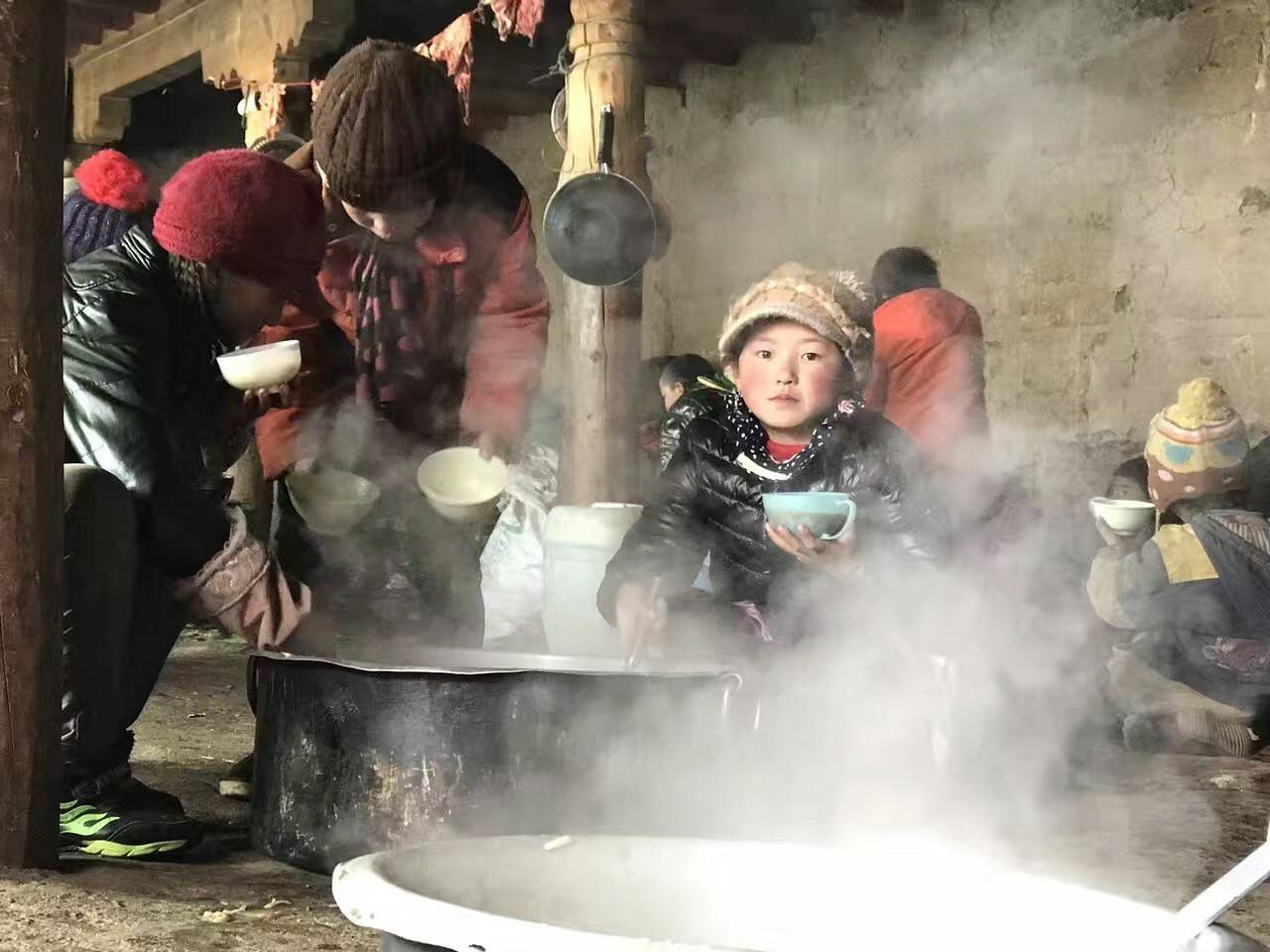 开云手机站官方版网站登录入口-开云(中国)公益回顾丨家国同欢月同圆 温暖满载甘孜州(图10)