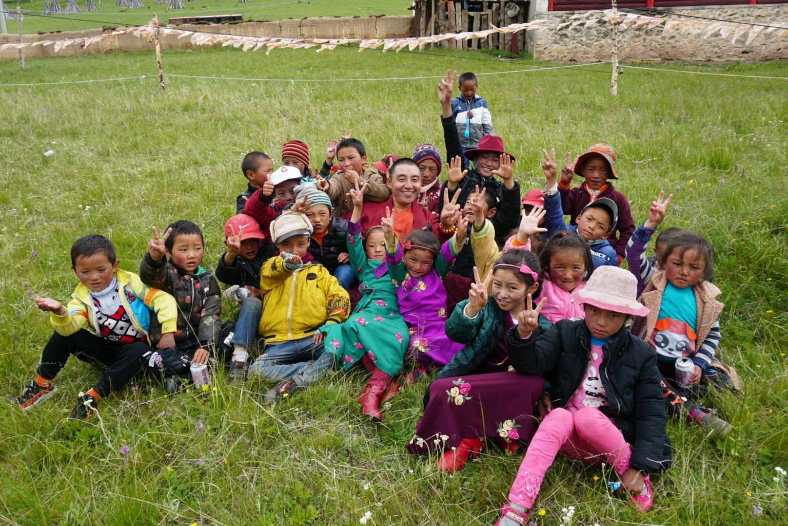 开云手机站官方版网站登录入口-开云(中国)公益回顾丨家国同欢月同圆 温暖满载甘孜州(图14)